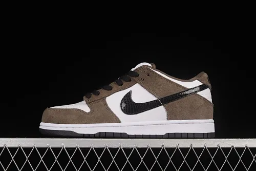 All Categories Nk SB Dunk Series Nk SB Dunk Low Low-top sneakers Nk SB Dunk Low Pro "Trail End Brown" "Fleece brown white and black snake print" Dunk series low-top casual sports skateboard shoes 304292-102